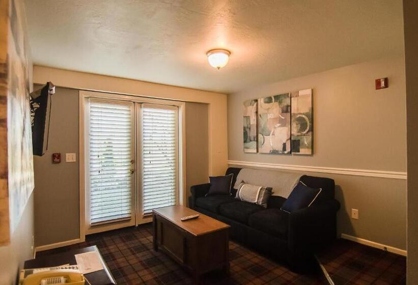 Family Suite, The Campbell House Inn
