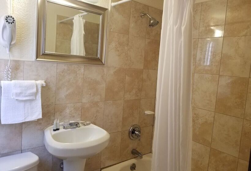 Номер Стандарт, Parkway Inn