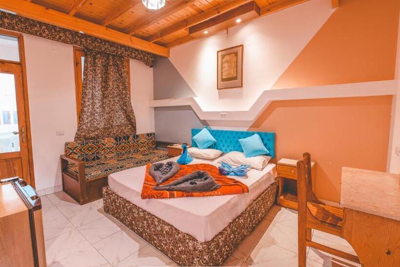 سوییت جونیور با چشم‌انداز دریا, Seaview Hotel Dahab