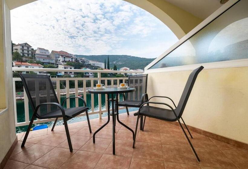 آپارتمان 1 خوابه با چشم‌انداز دریا, Apartments Vesna