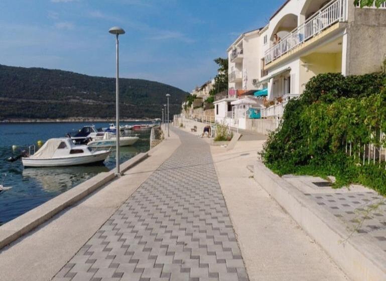 آپارتمان 1 خوابه با چشم‌انداز دریا, Apartments Vesna