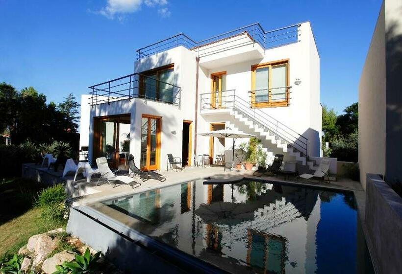 استودیو استاندارد با چشم‌انداز استخر, Pizzo Cane House Camera Con Bagno E Piscina