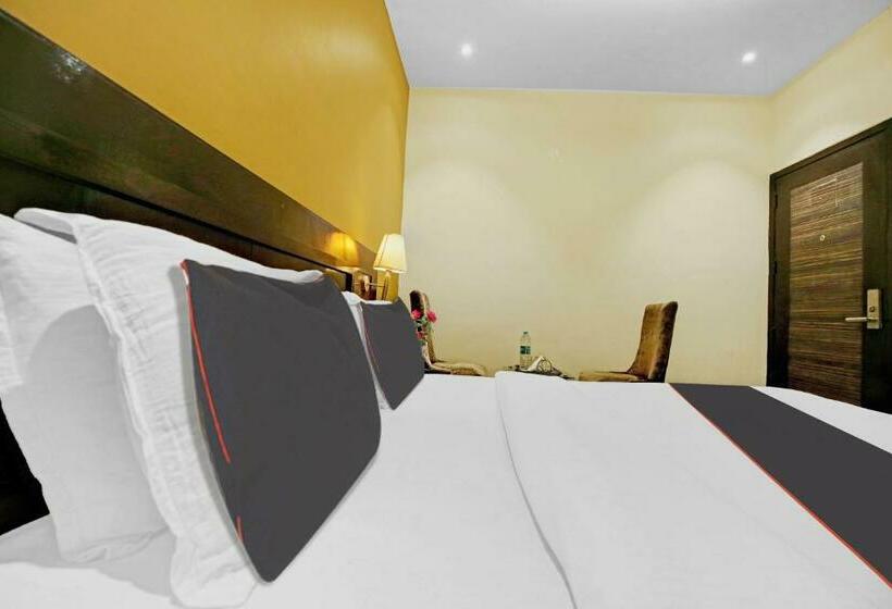 اتاق کلاسیک سه تخته, Collection O Hotel Royal Jihaan