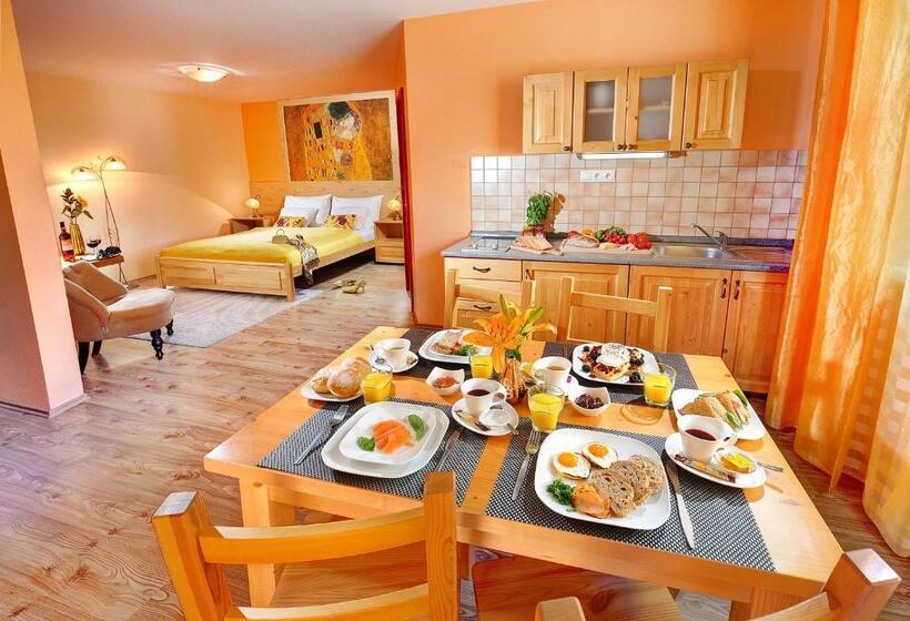 Люкс Повышенной Комфортности, Apartmány Renomal