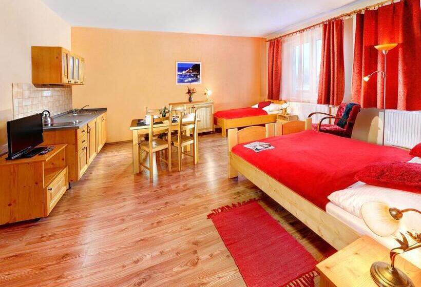 Семейное Студио, Apartmány Renomal