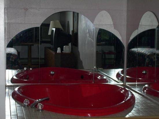 Quarto Estandar com Hidromassagem, Passport Inn And Suites  Middletown