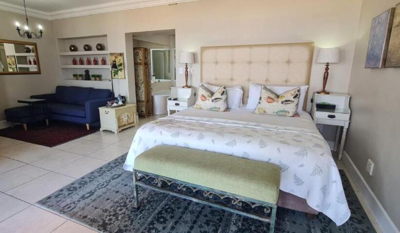 Номер Deluxe, On The Beach Guesthouse Jeffreys Bay