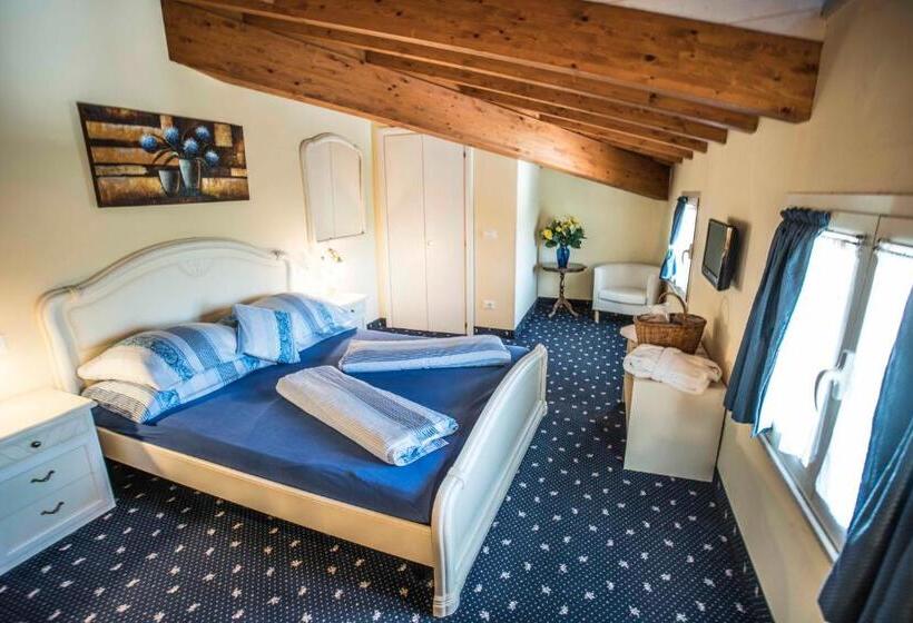 Quarto Economy, Borgo Dei Poeti Romantik Wellness & Spa