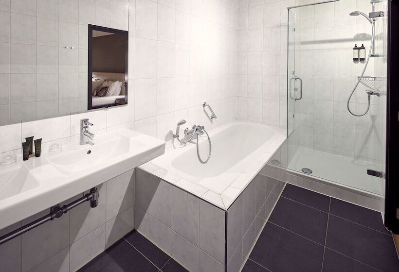 Семейный Номер, Van Der Valk Hotel Arnhem