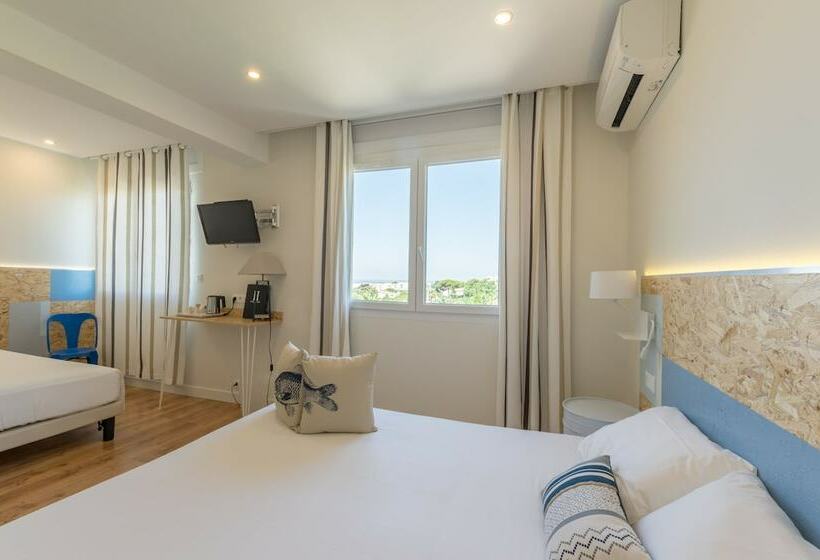 اتاق راحتی سه تخته, Cit Hotel Imperial