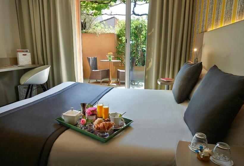 Номер Стандарт с Террасой, Le Carré D Alethius Logis Hôtel Restaurant