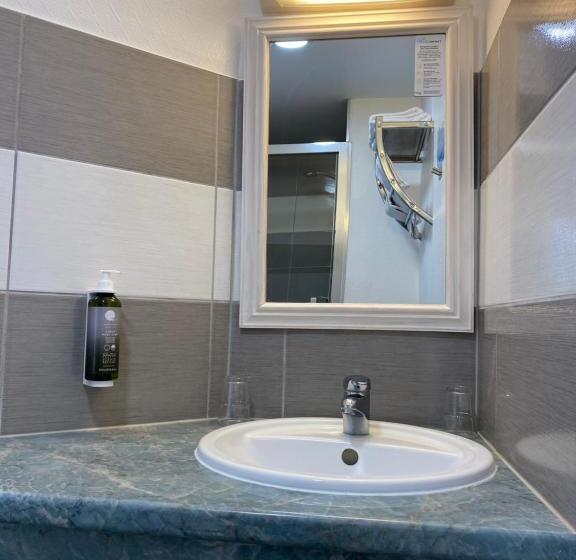 Номер Superior, Contact Hotel Le Sud Montpellier Aéroport Parc Expo Arena