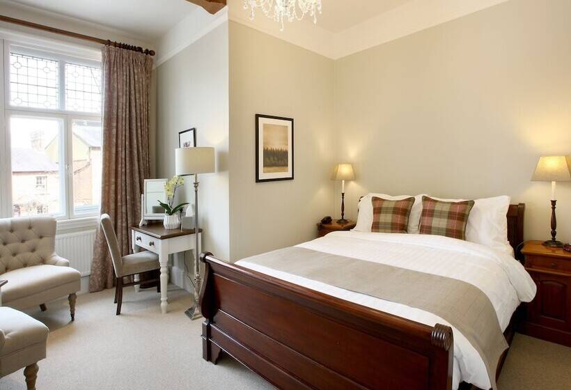 Quarto Estandar, The Five Arrows