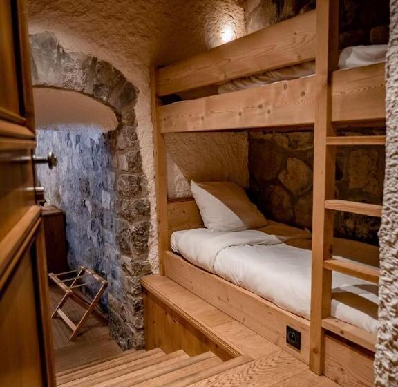 اتاق خانوادگی, Les Chalets De La Serraz