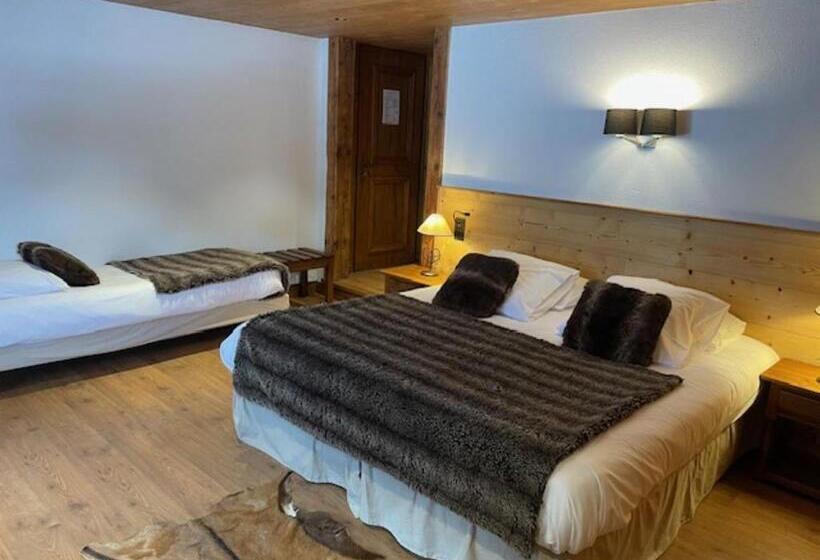 اتاق استاندارد سه تخته با چشم‌انداز استخر, Les Chalets De La Serraz