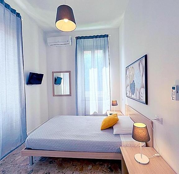 Quarto Estandar Individual Banheiro Compartilhado, Pit Stop Ciampino Station