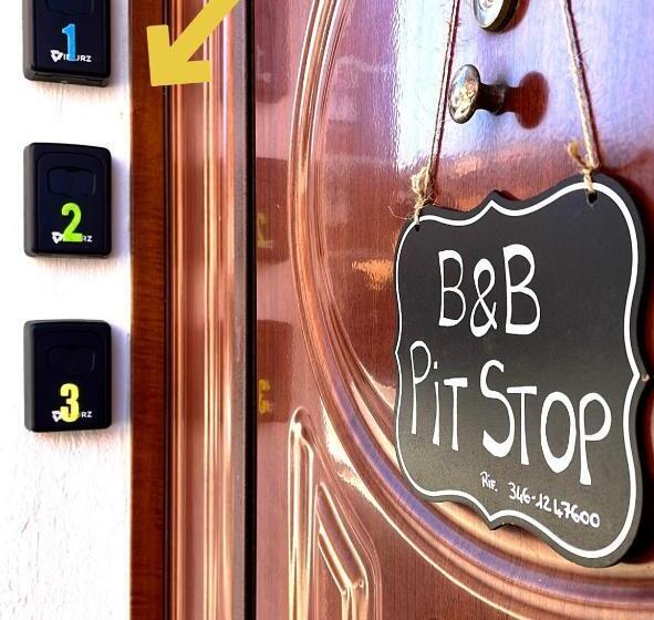 Quarto Estandar Individual Banheiro Compartilhado, Pit Stop Ciampino Station