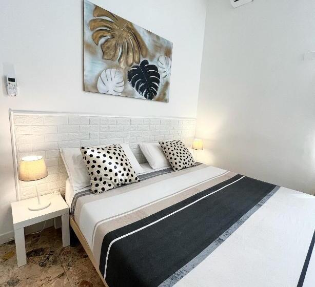 Quarto Estandar Banheiro Compartilhado, Pit Stop Ciampino Station