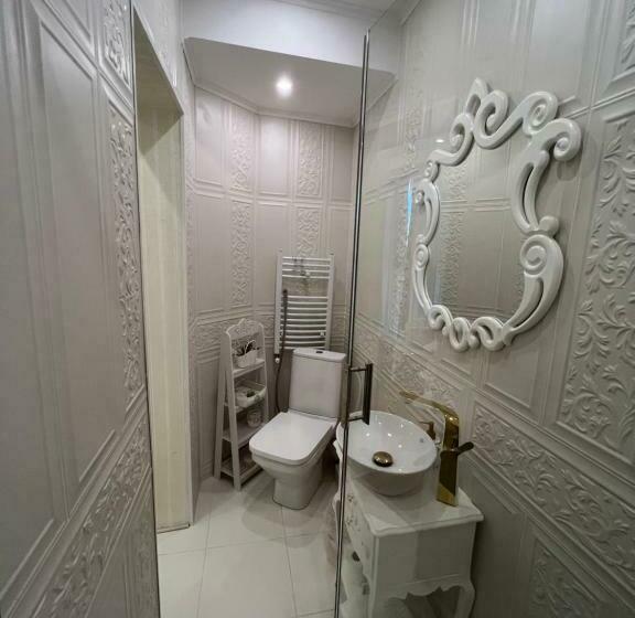 اتاق لوکس, Ami Residence Bucharest Airport,therme&free Parking Otopeni