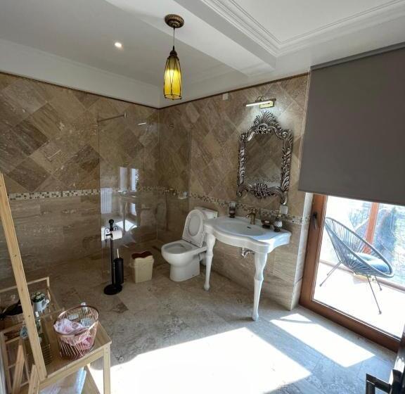 اتاق لوکس با بالکن, Ami Residence Bucharest Airport,therme&free Parking Otopeni