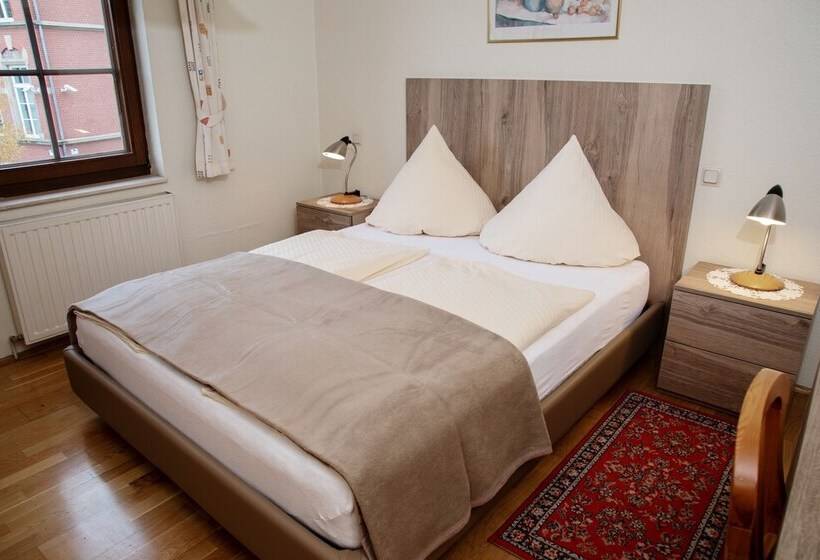 Номер Стандарт, Lothringer Hof