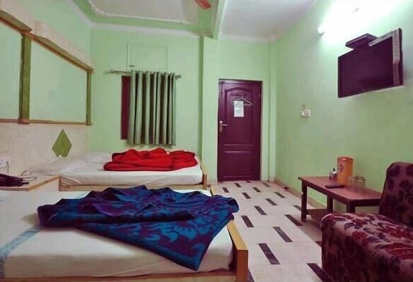 اتاق لوکس سه تخته, Neha Inn