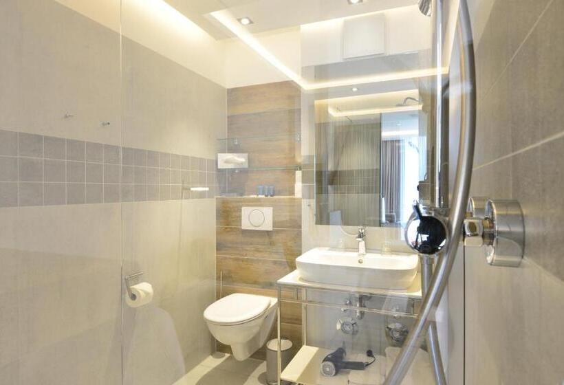 스탠다드 발코니 룸, Parkhotel Residenz