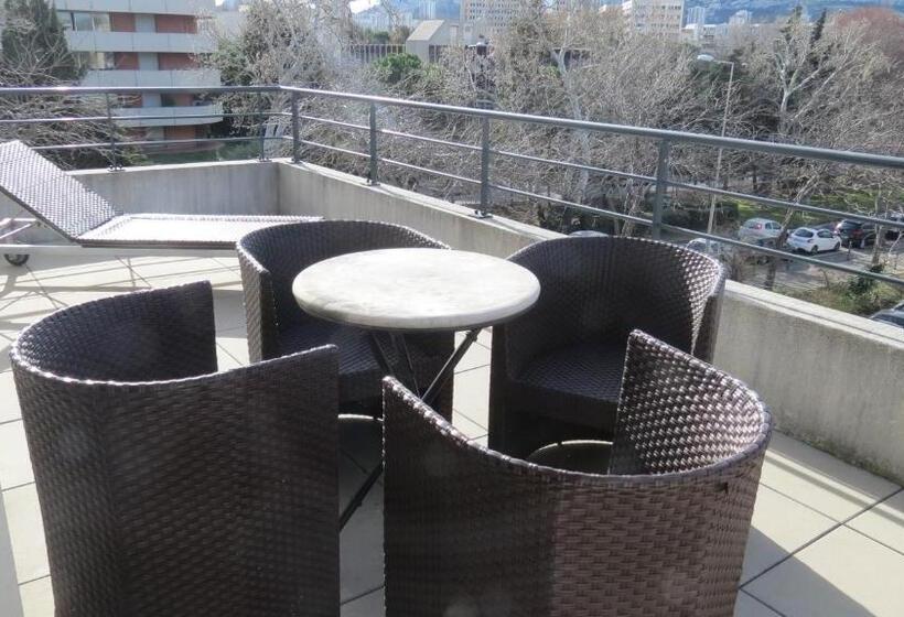 Апартаменты 2 Спальни, Residence Services Calypso Calanques Plage