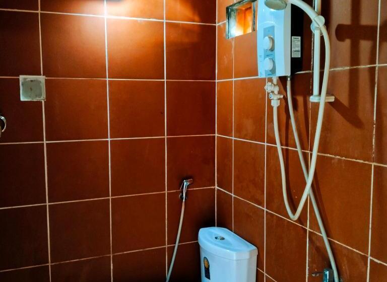 اتاق استاندارد سه نفره, The Mango Tree Guesthouse