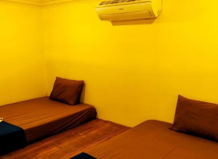 اتاق خانوادگی, The Mango Tree Guesthouse