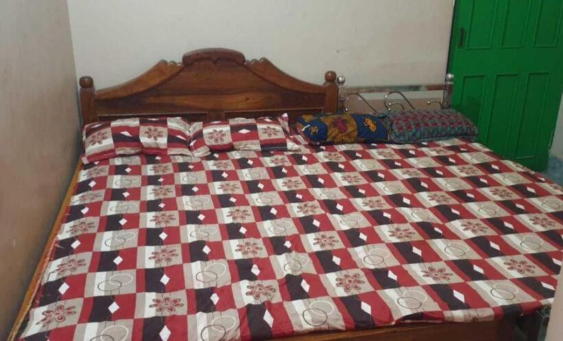 اتاق کلاسیک سه تخته, O Shivdham