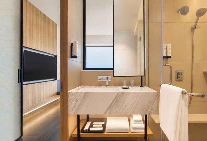 اتاق استاندارد با تخت دو نفره بزرگ, Fairfield By Marriott Mumbai International Airport
