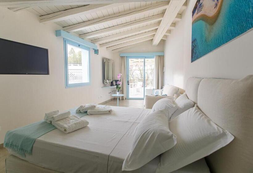 سوئیت جونیور با استخر, Oasi Blu Sardinia