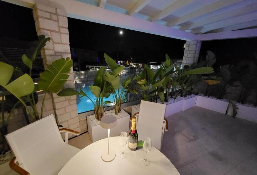 سوئیت با وان آب گرم, Oasi Blu Sardinia