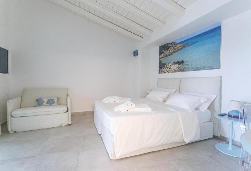 سوئیت با وان آب گرم, Oasi Blu Sardinia