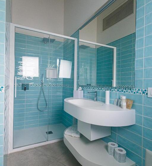 سوئیت جونیور با استخر, Oasi Blu Sardinia