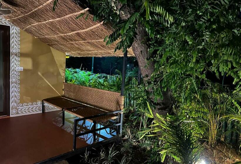 اتاق استاندارد با بالکن, Pandu Pokhar Eco Adventure Resort
