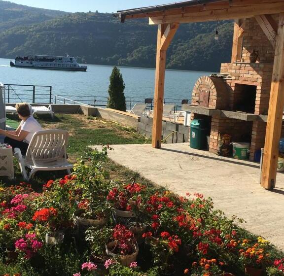 خانه 1 خوابه, Casa Soarelui