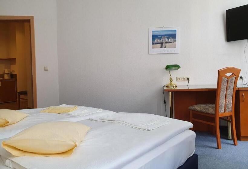 חדר סטנדרט לארבעה, Peenebrücke