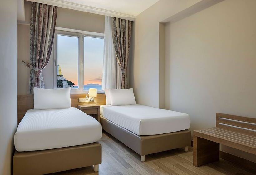 패밀리 스위트, Ramada Resort By Wyndham Lara