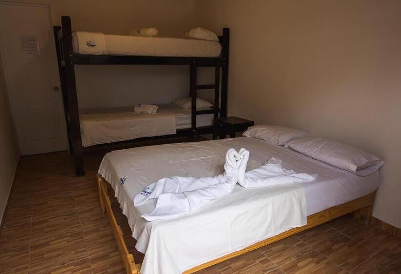 Economy Quadruple Room, Casa Villamor