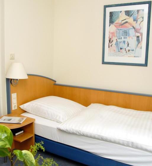 Quarto Estandar Individual, Graf