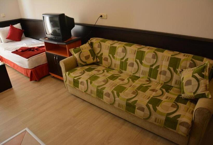 Family Suite, Yavuzhan