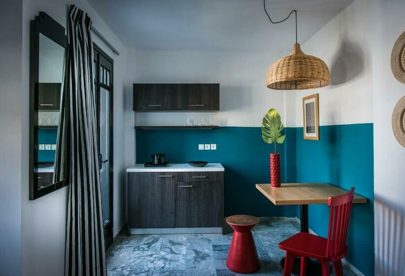 سوییت خانوادگی, Indigo Inn
