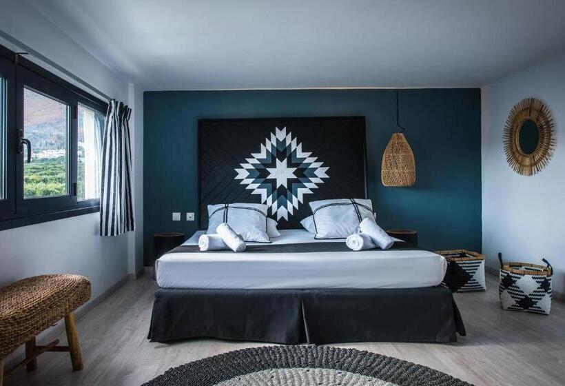سوییت سوپریور, Indigo Inn