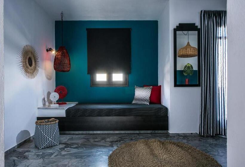 سوییت سوپریور, Indigo Inn