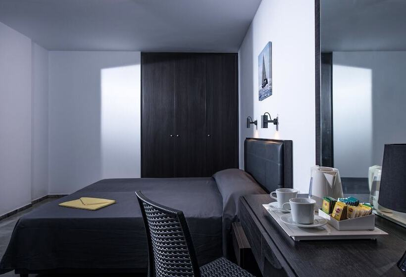سوییت سوپریور, Indigo Inn