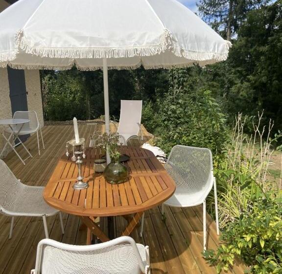 Дом 3 Спальни, Manoir De Chantemerle