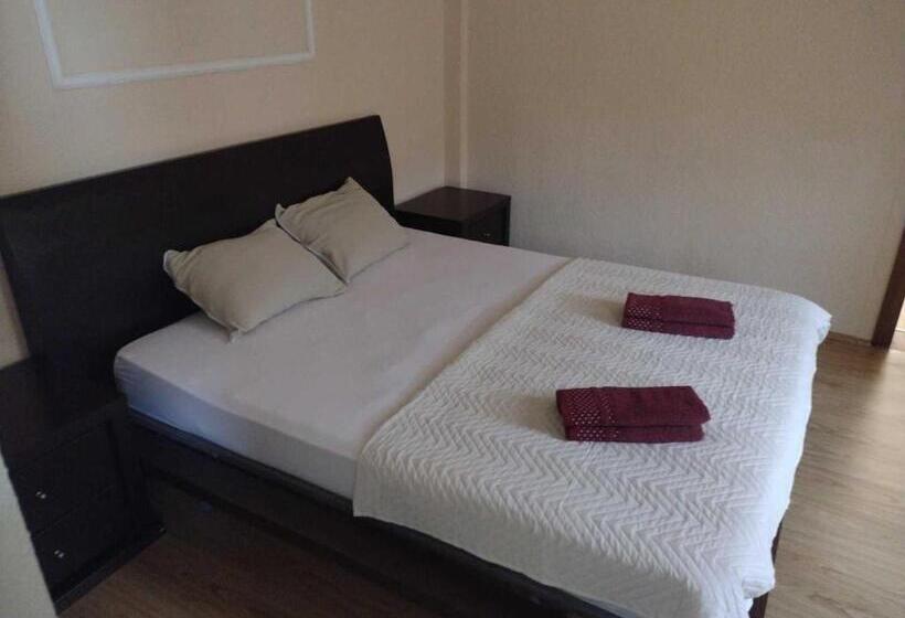 اتاق استاندارد چهار تخته, Shale Apartments And Rooms