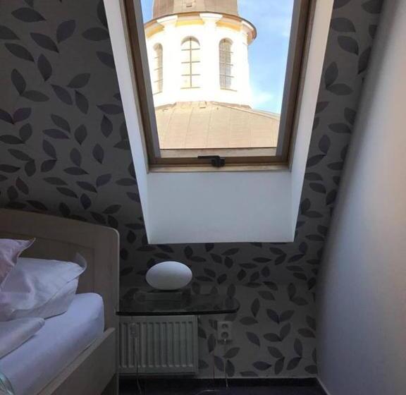 سوئیت پنت هاوس, Vacek Pod Věží